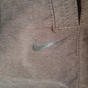 Nike Shorts - Nike Golf dri-fit shorts size 32 excellent conditi Nike Shorts - Nike Golf dri-fit shorts size 32 excellent conditi
